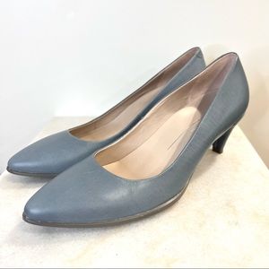 Like New! ECCO Women's Shape 45 Sleek Leather Mid Heel Dress Pump Light Blue